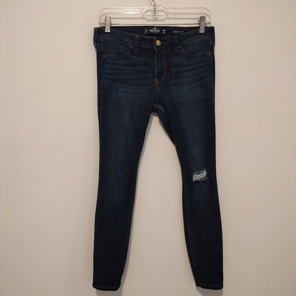Hollister - 28x26 Distressed Low Rise Jean Legging - Picture 2 of 14